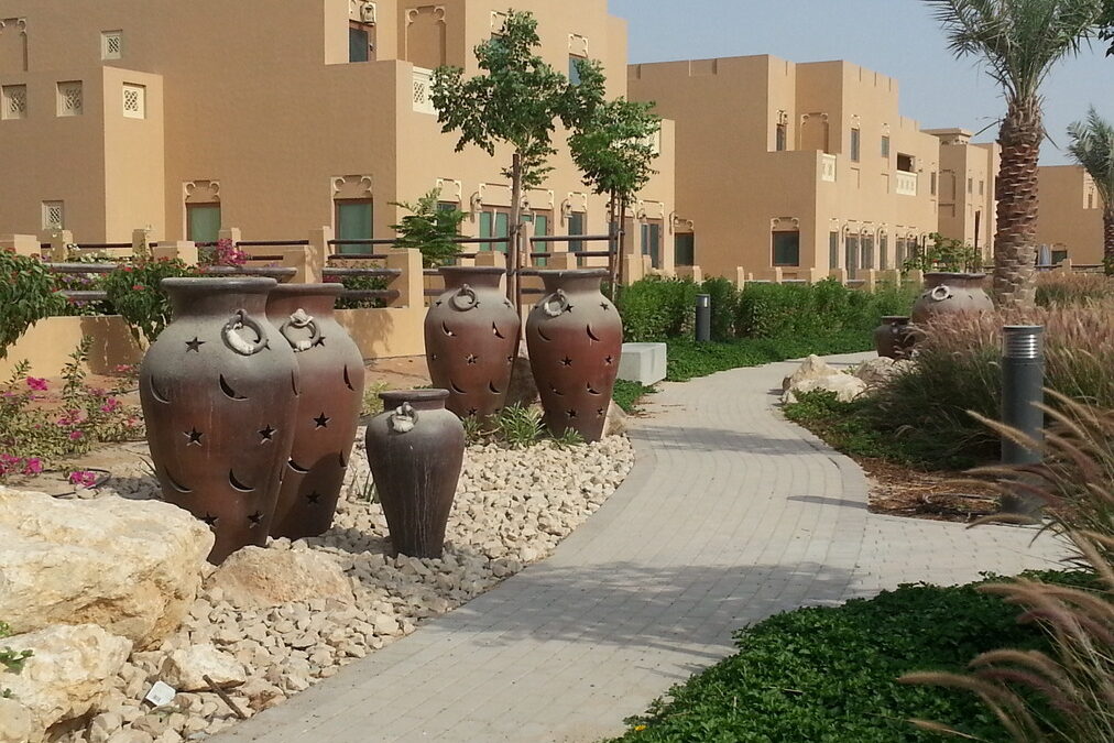 Custom Ceramic Pots Reflecting The Character Of Your Architecture | Al Furjan – Nakheel