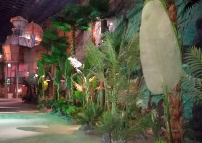 IMG-Marvel-Theme-Park-Artificial-Plants-Washingtonia-Palm-Tropical-plants-Dubai