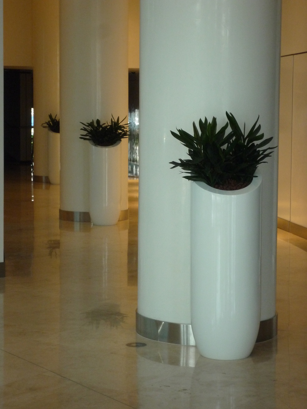 interior-designer-32 Hydroculture Plants, Exclusive Designer Pot, Dubai Chamber of Commerce DCC