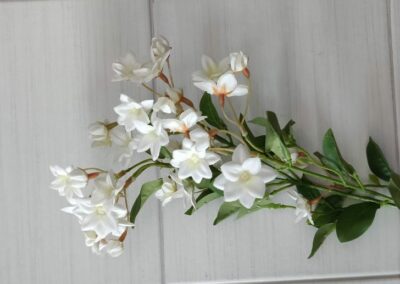 Sky View artificial leaves artificial green wall white flower 1