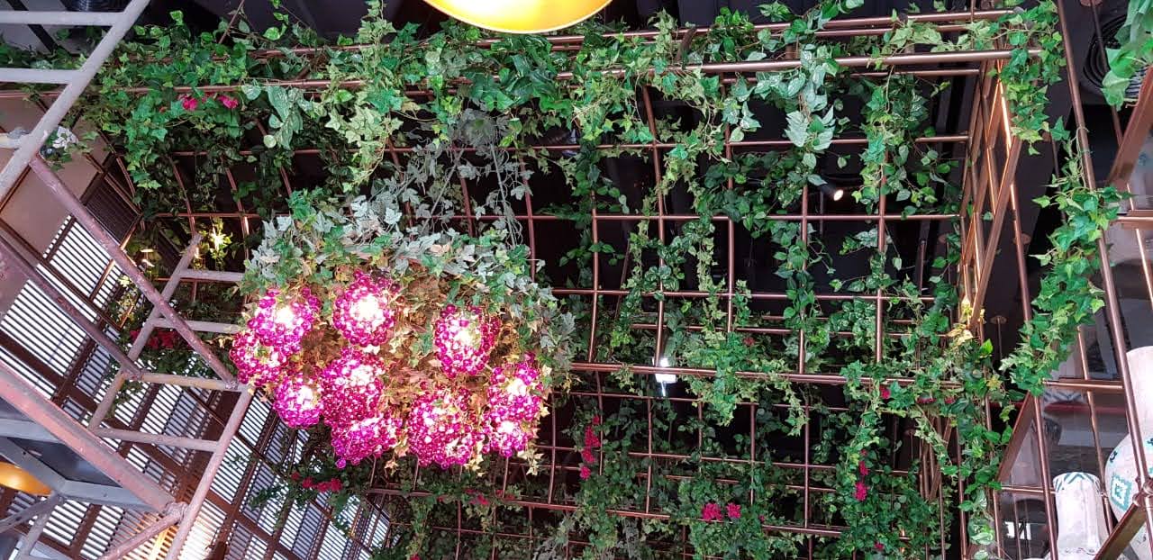 interior-designer-32 artificial plants and flowers